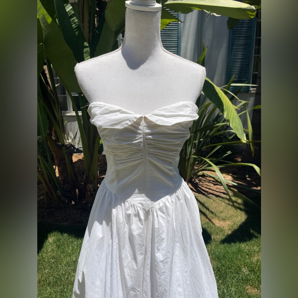 50s Vintage White Cotton Strapless Dress with Full Skirt - Picture 3 of 11